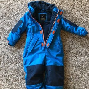 Kid’s snowsuit